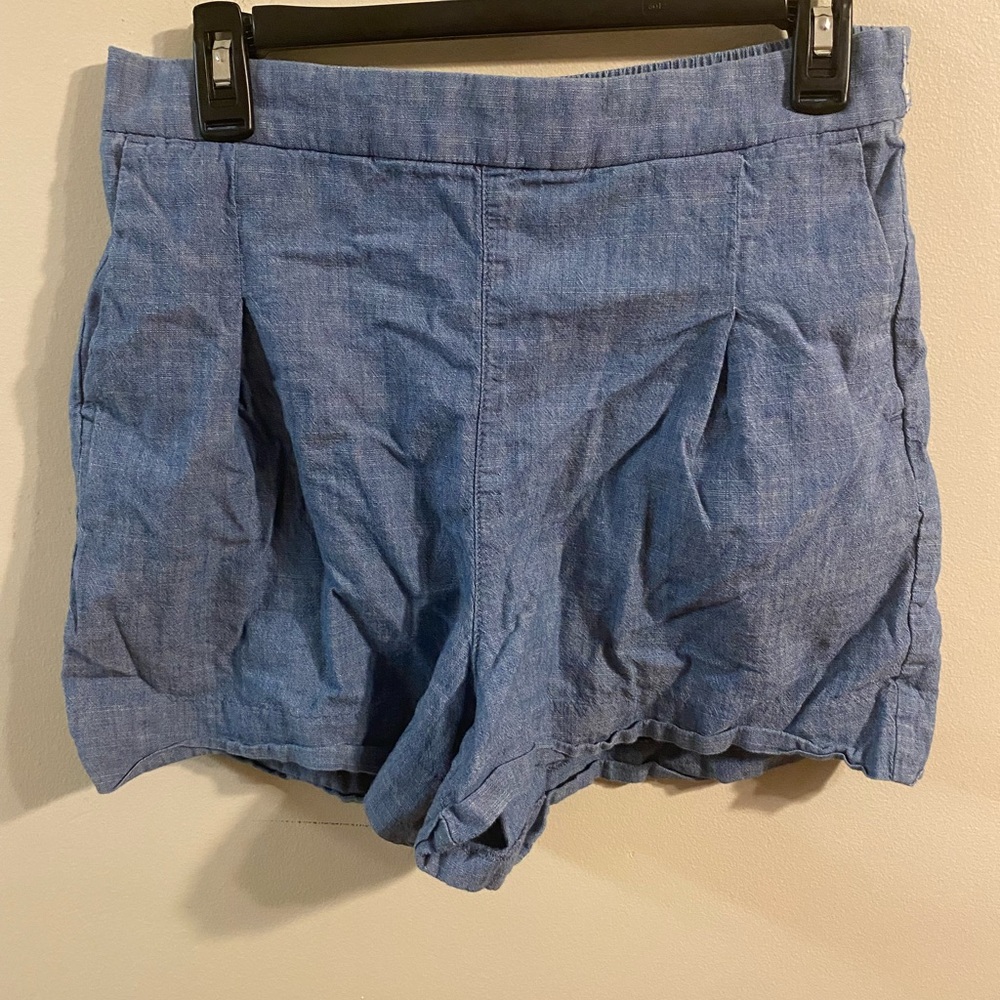 Women's J. Crew Blue Chambray Style 100% Cotton Bermuda Shorts‎ Size 8 2" Inseam